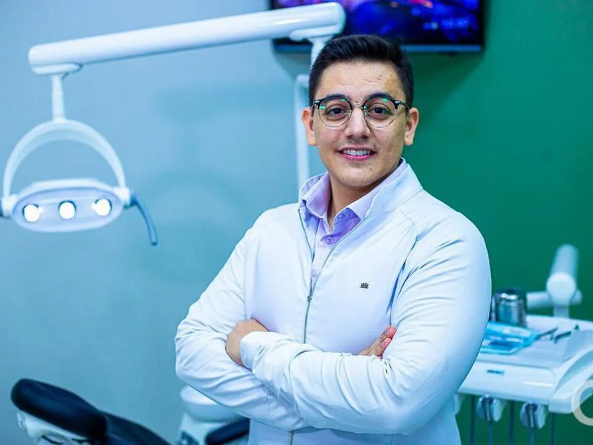 Consulta com especialista em implante dentário em Umuarama